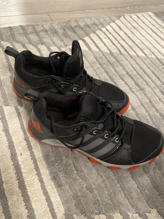 Adidasi Adidas traking 44