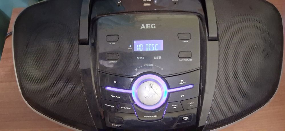radio CD stereo-AEG SRP 4354 btt++