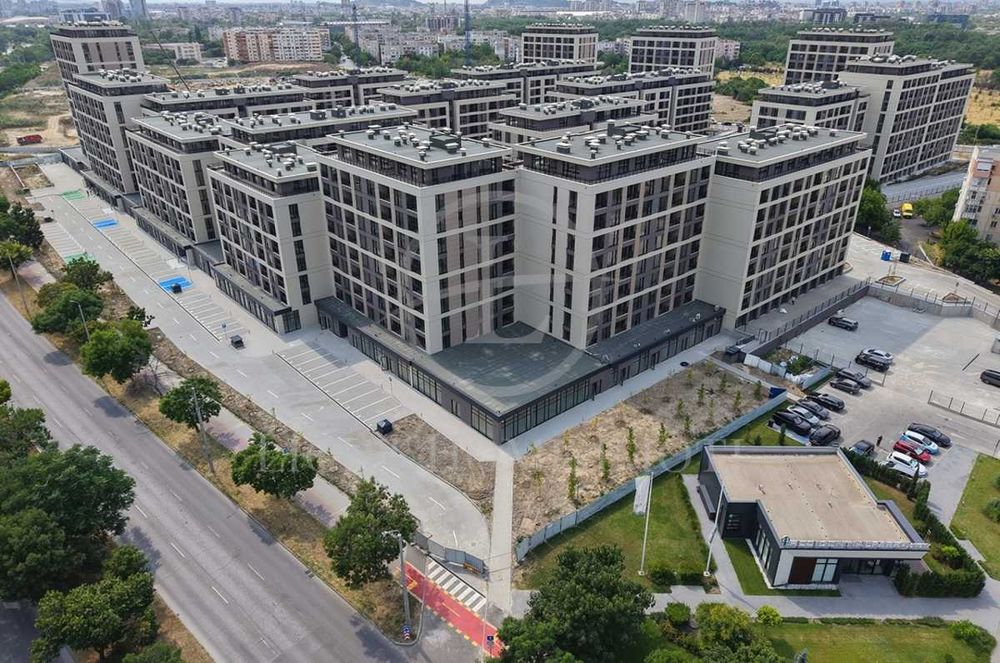 Продава се Тристаен апартамент в Пловдив, Тракия - 150 кв.м за 1064 €/кв.м - Снимка #1