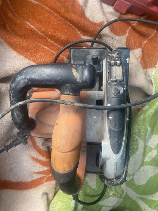 Пчелка по дереву