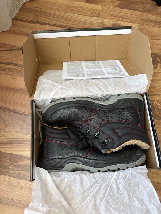 Работни обувки.