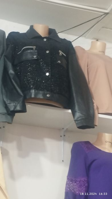 Продаётся пиджак .