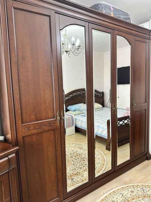 Продам спальный гарнитур