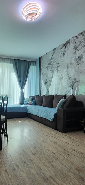 Разтегателен диван