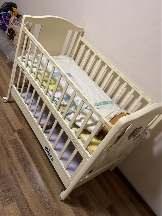Детская кровать бренда Chicco