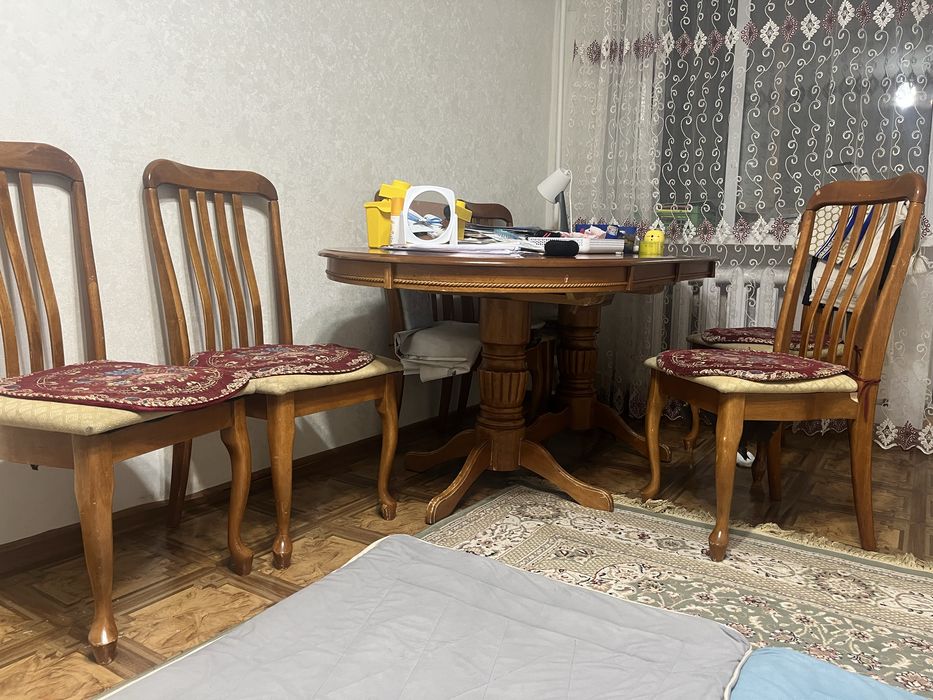 Продам стол со стульями