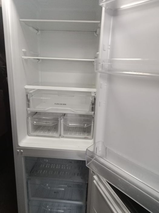 продам холодильник, почти новый