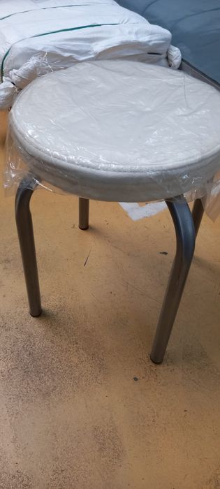 Set 2 tabureti/scaune. Diverse culori. Bucatarie, gradina, balcon. Noi