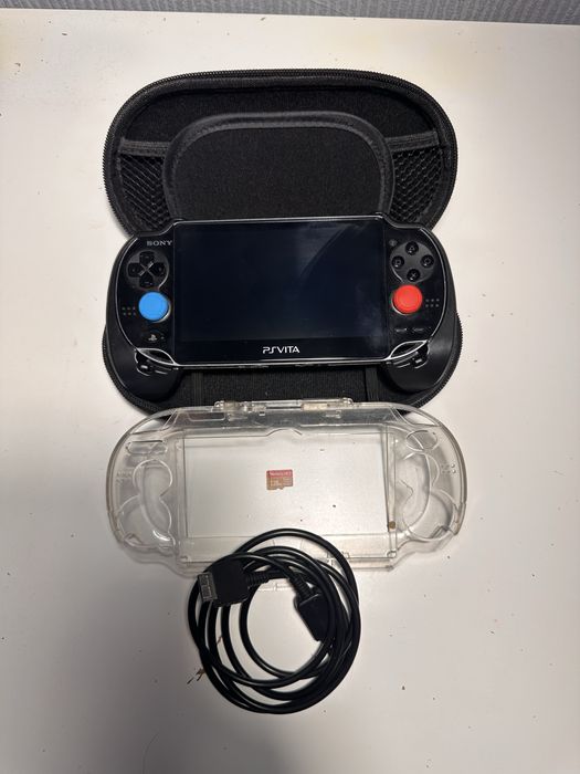 СРОЧНО продаю ps vita 1000