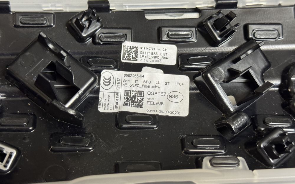 Trim (ornament plansa bord) negru BMW 7 G11 G12