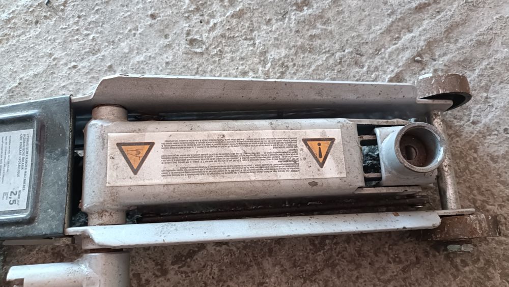 Cric hidraulic 2.5 tone germania