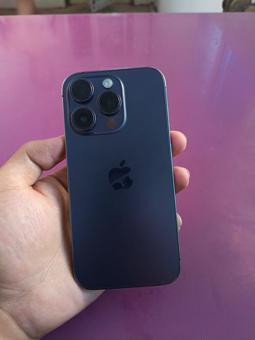 Iphone 14 pro  purple