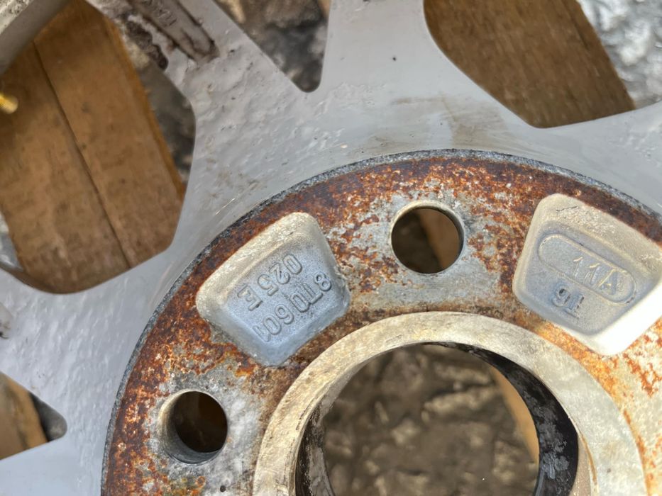 Оригинални джанти 18 Audi A4 A5 A6 8t0601025E 8.5j et29 ном 155 за боя