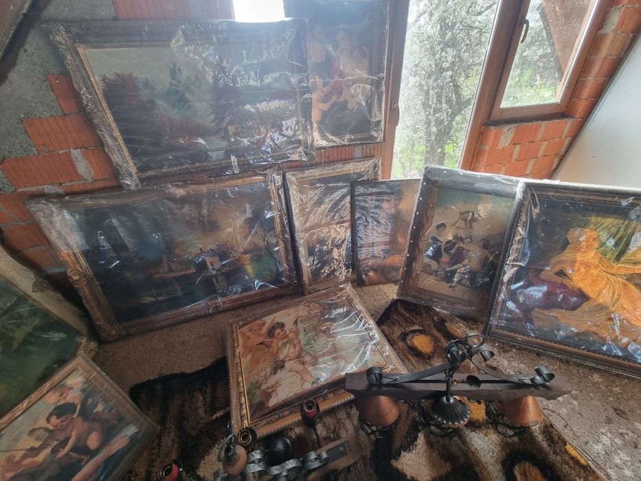 Vând tot ce se vede în poze [tablouri 12 bucăți și 4 candelabre]