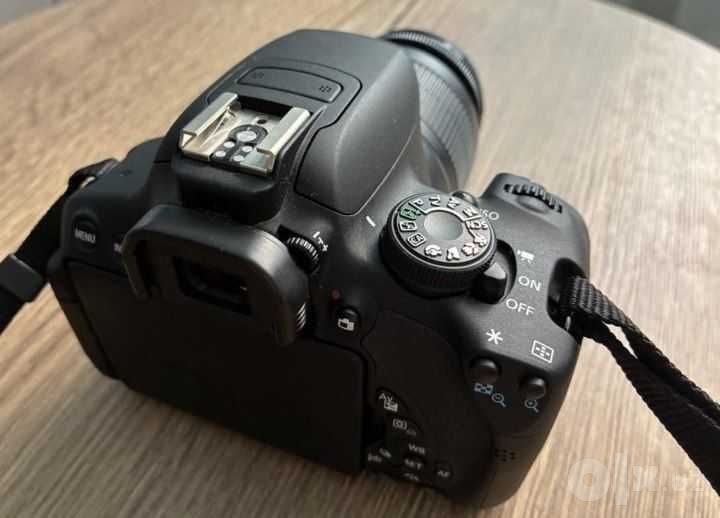 Фотоаппарат Canon EOS700D