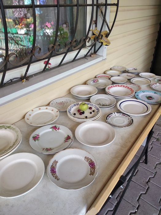 Продам  посуду .