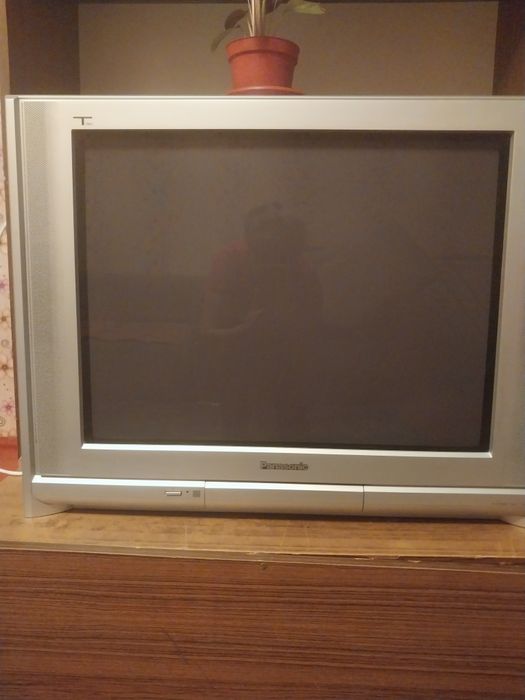 Продам телевизо Panasonic в отличном состоянии. Самовывоз.