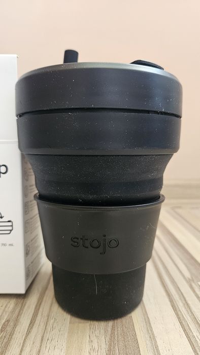 Нова сгъваема чаша Stojo (24 oz) от Платинен медицински LFGB Силикон – Черна