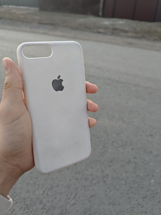 iPhone 8+ продам