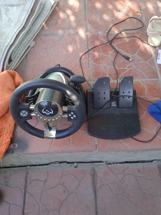 Игровой руль и педали бу sven w700 gs-w700