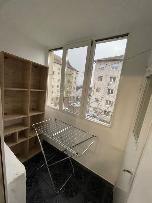 Inchiriez apartament
