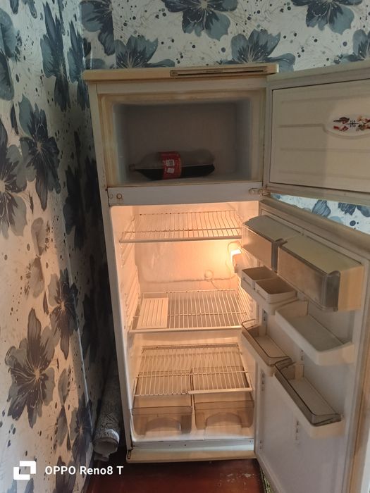 Продаем холодильник