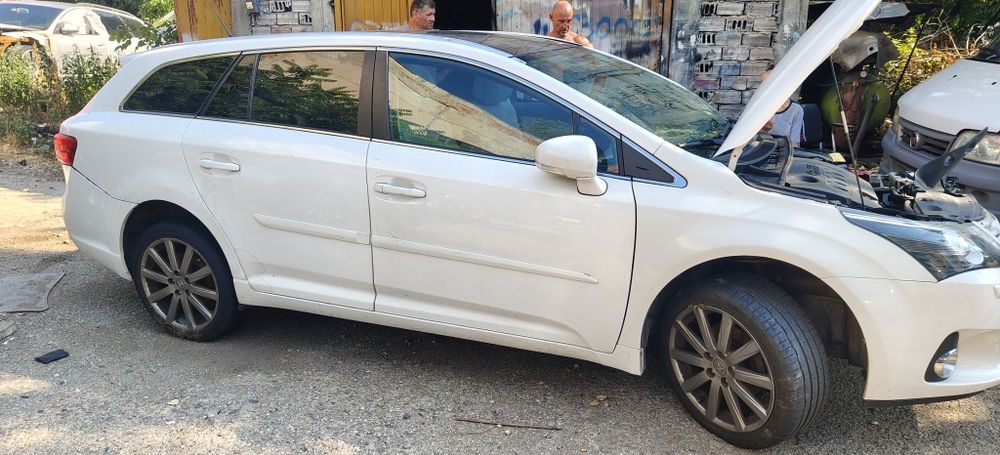 Toyota avensis 1.8 valve matic 147кс 108kw  2ZR за части