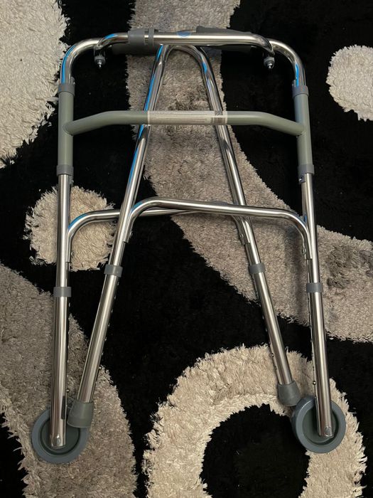 Продам ходунки для взрослых