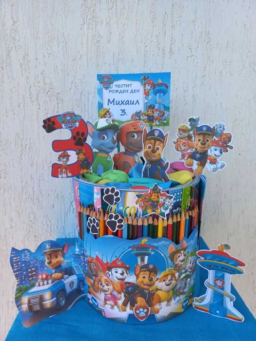 Торта от книжки и моливи