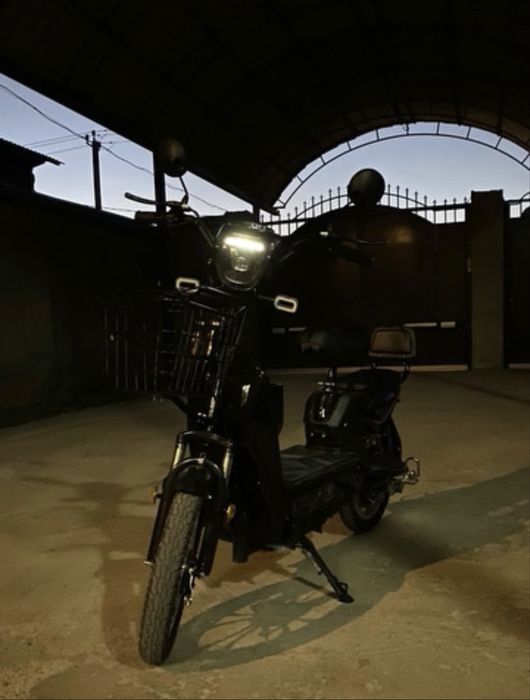 Скутер электро Leopard