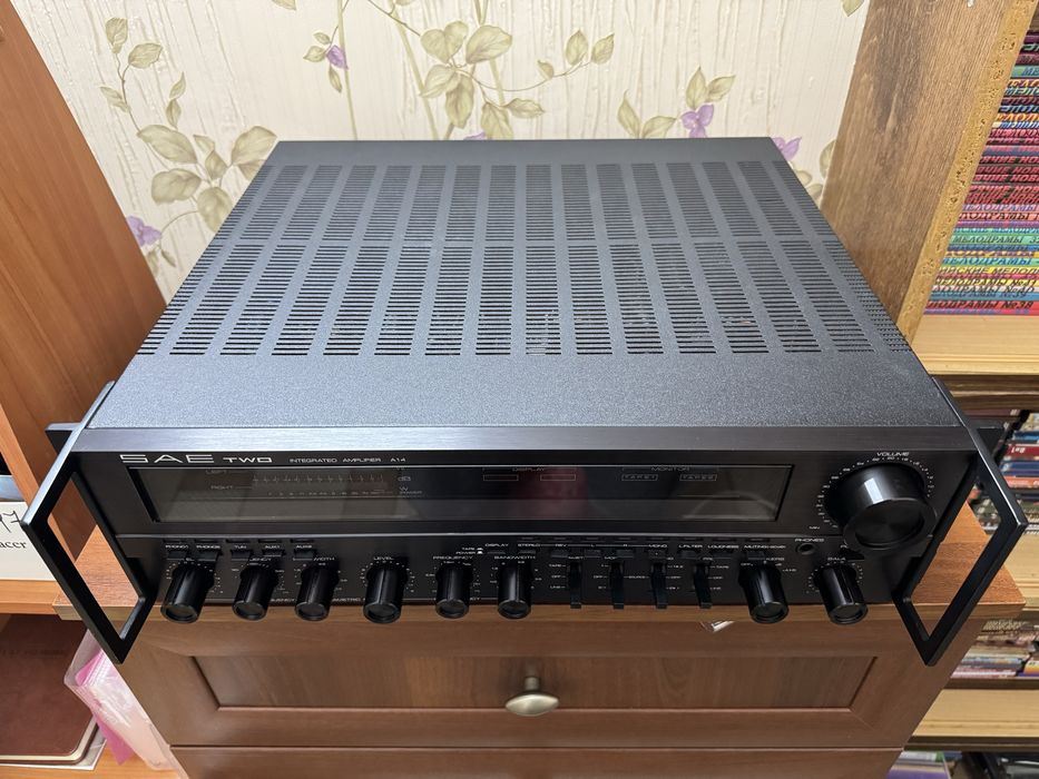 SAE TWO интегральный усилитель A14