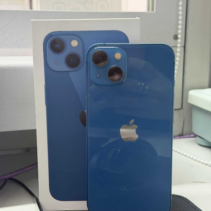 смартфон Apple iPhone 13