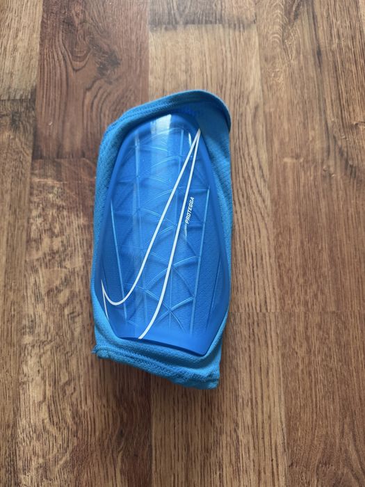 Сини футболни кори Nike Protegga – отлична защита