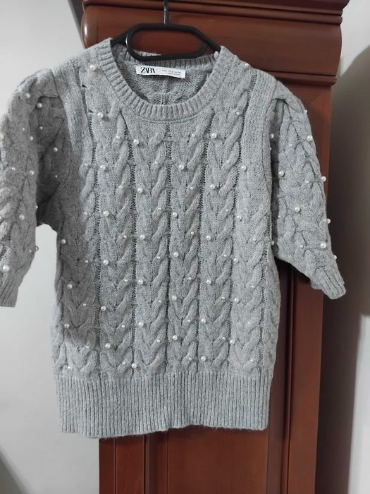 Pulover cu perlute Zara