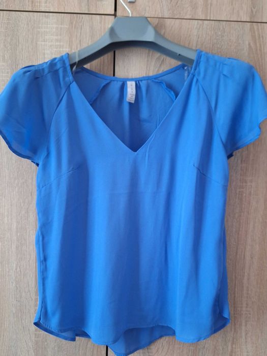 Синя блуза с къс ръкав