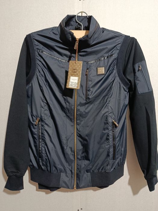 Диккат! Арзон нархда янги кийимлар сотилади