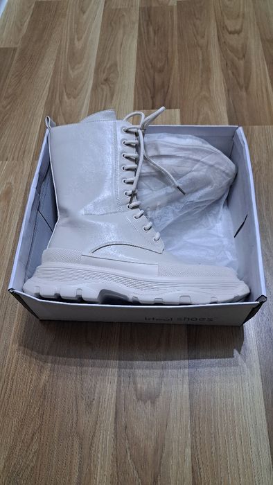 Кожени боти в бежов  цвят