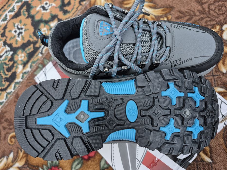 Кроссовки новые качественные