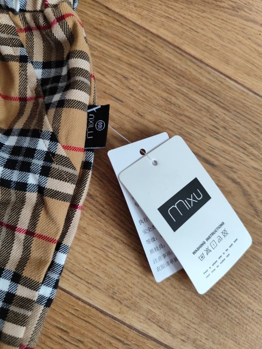 Pantaloni scurți 4-6ani gen Burberry