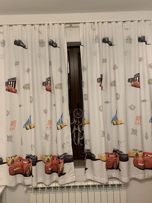 Perdea/draperie cu personaje din Cars