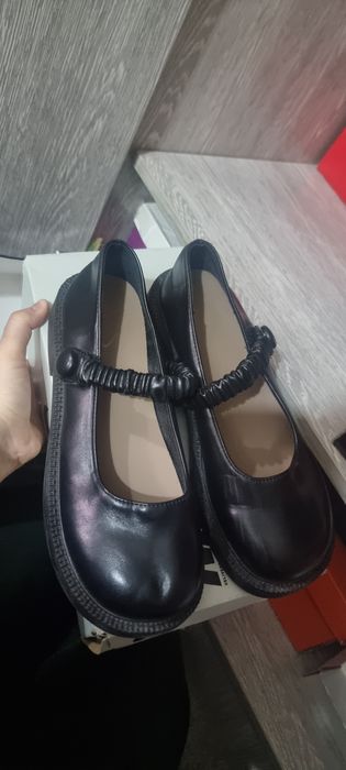 Продам туфли для школы.