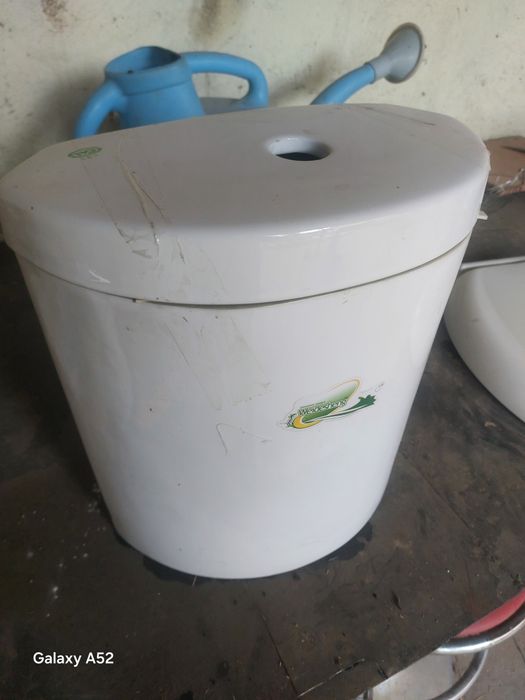 Продам бачок от унитаза