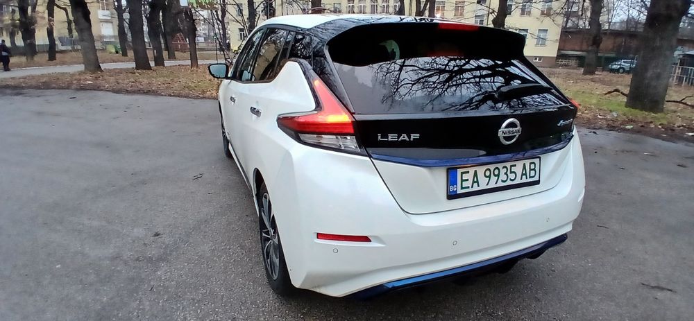 Nissan leaf 40kw 55000km 360°