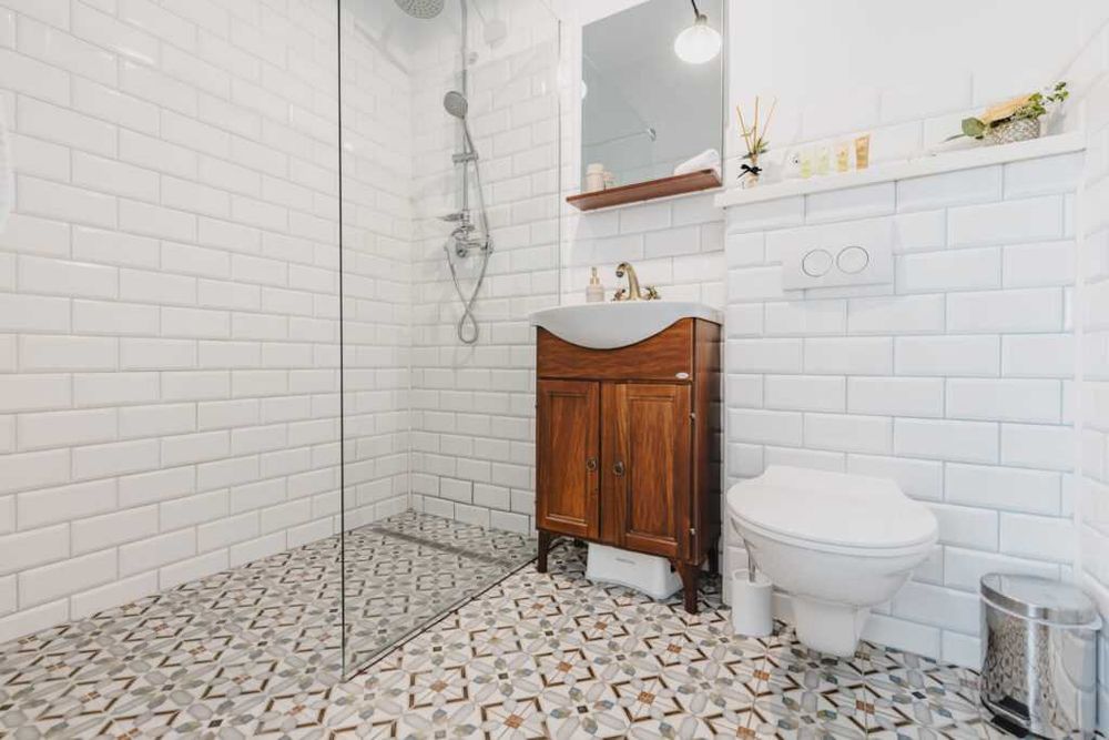 Inchiriez apartament 3 camere  lux centru istoric