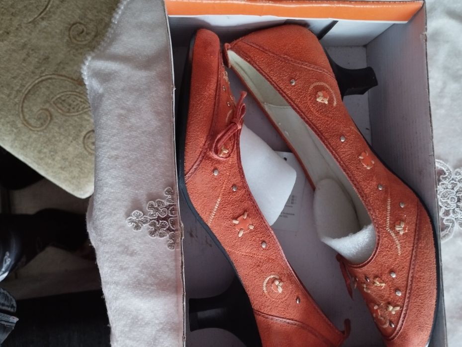 Дамски обувки N 37 нови