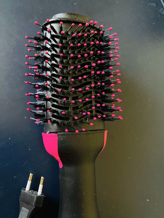 Perie fixa de par cu aer cald