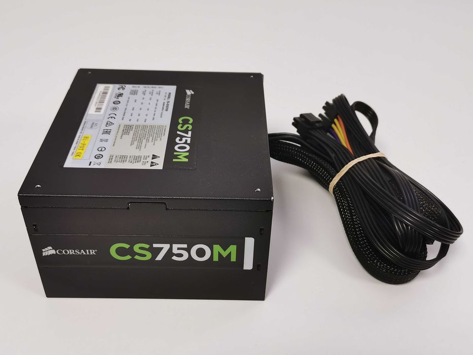 Corsair CS750M 750W полу-модулно захранване за компютър 80 PLUS Gold