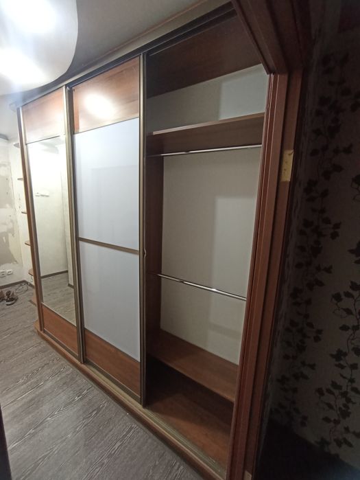 Шкаф купе с зеркалом