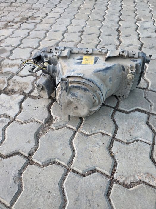 Продам фару ауди 80 б3 оригинал