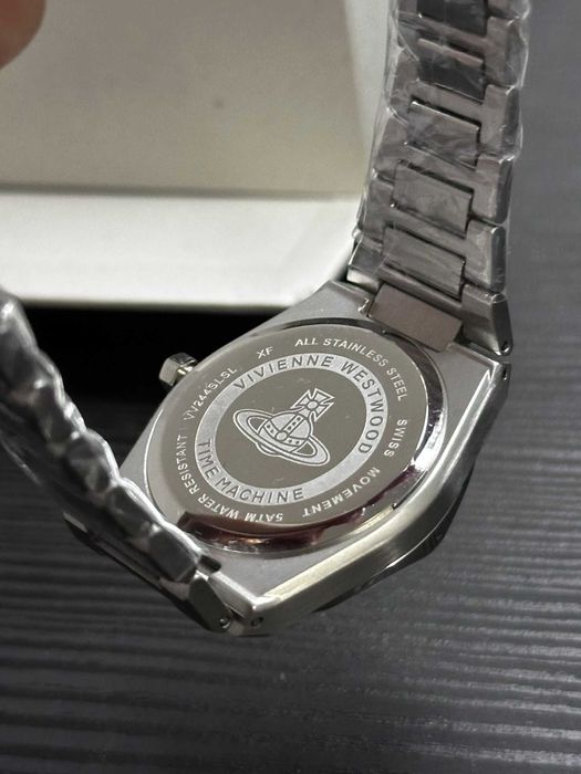 Ceas Vivienne Westwood Limehouse Ladies Quartz Watch with Silver Sunray Dial & Bratara Otel Inoxidabil